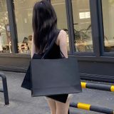  Túi Giấy Đeo Vai Màu Đen Dày Dặn - Túi Đóng Gói Quà Tặng Cửa Hàng Quần Áo, Bán Buôn Xuất Khẩu, Có Thể Dập Nóng Logo [GIAO HÀNG 2-10 NGÀY | SỈ TỪ 2 TRIỆU | CÓ THỂ IN LOGO] 