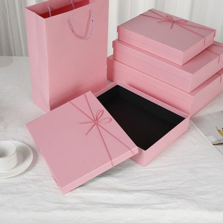  Hộp  cứng quà tặng màu hồng thanh lịch, chất liệu bền bỉ Q1557 