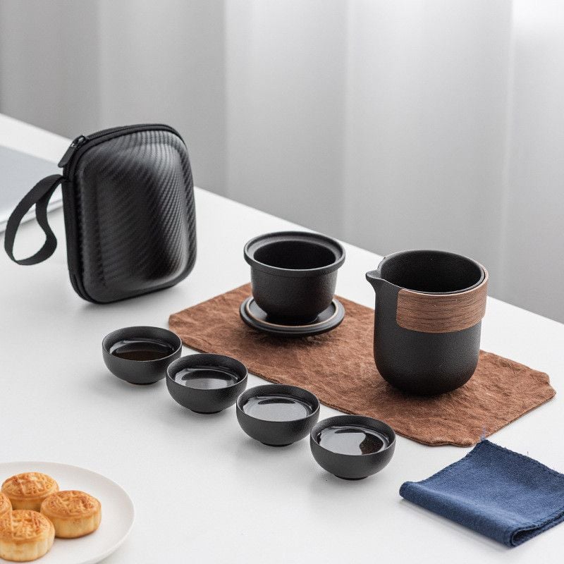  Bộ Ấm Trà Du Lịch Gốm Màu Đen - Set 1 Ấm 4 Chén Xách Tay, Dụng Cụ Trà Kung Fu, Quà Tặng Doanh Nghiệp, Văn Phòng [GIAO HÀNG 2-10 NGÀY | SỈ TỪ 2 TRIỆU | CÓ THỂ IN LOGO] 