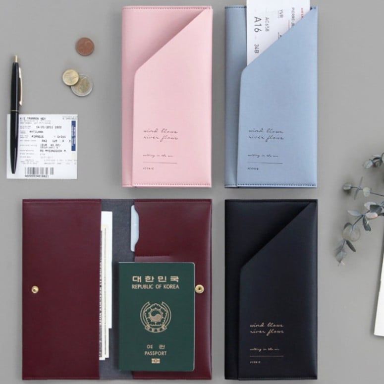  “(ĐẶT TRƯỚC) Bộ 5 Bao Bì Hộ Chiếu Da PU Chất Lượng Cao, Có In Logo, Tiện Dụng Cho Du Lịch” 