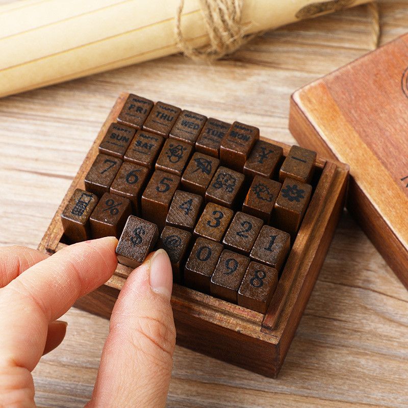  Bộ Con Dấu Bảng Chữ Cái Tiếng Anh (Số, Hoa, Thường) Hộp Gỗ Cổ Điển [GIAO HÀNG 2-10 NGÀY | SỈ TỪ 2 TRIỆU | CÓ THỂ IN LOGO] 