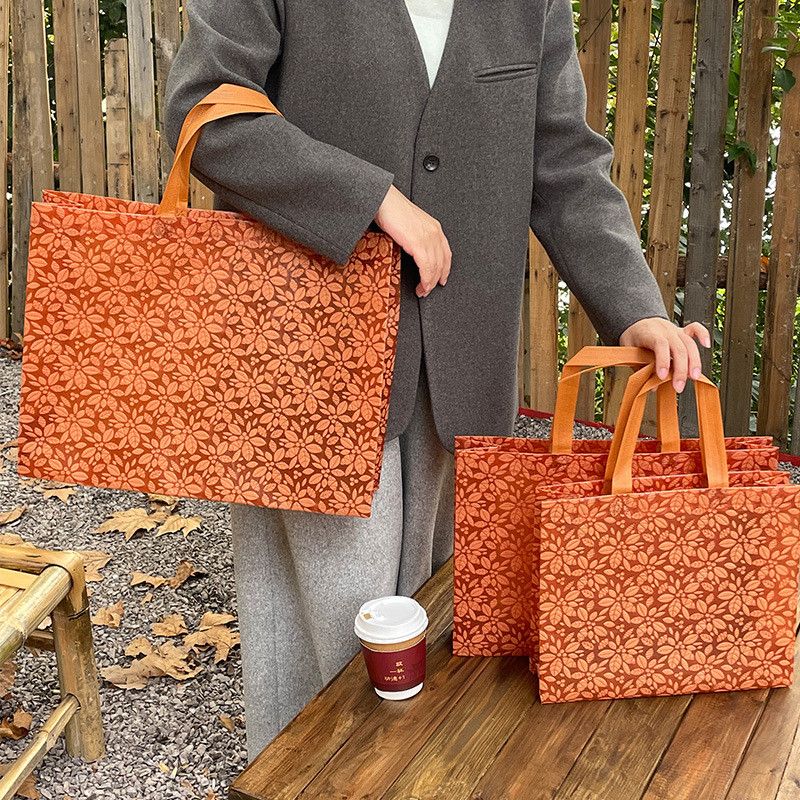  Túi xách vải không dệt dập nổi maple leaf đựng quần áo phụ nữ bao bì mua sắm 