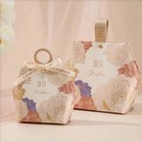  ```Hộp quà tặng Classy dạng hình lục giác, họa tiết vintage, quai cầm nhựa hoặc da, mã Q907``` 