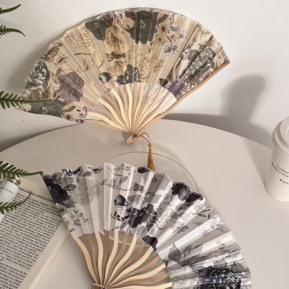  Quạt Gấp Trung Quốc Cổ Điển - Bộ Đôi Quạt Vải Vỏ Sò Độc Đáo (Hàng Đặt Trước) 