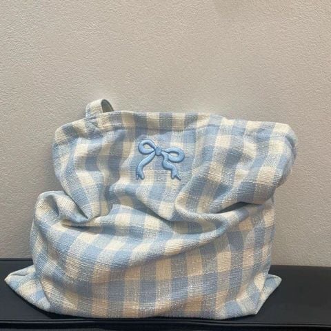  Túi Tote Vải Caro Chữ In Nơ Bướm Hai Màu - Túi Xách Cỡ Lớn Phong Cách Lãng Mạn, Phụ Kiện Thời Trang [GIAO HÀNG 2-10 NGÀY | SỈ TỪ 2 TRIỆU | CÓ THỂ IN LOGO] 