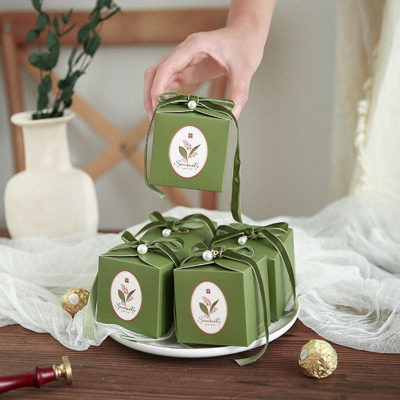 Hộp kẹo cưới hộp vuông hộp giấy sáng tạo đám cưới hộp quà rỗng bán buôn 