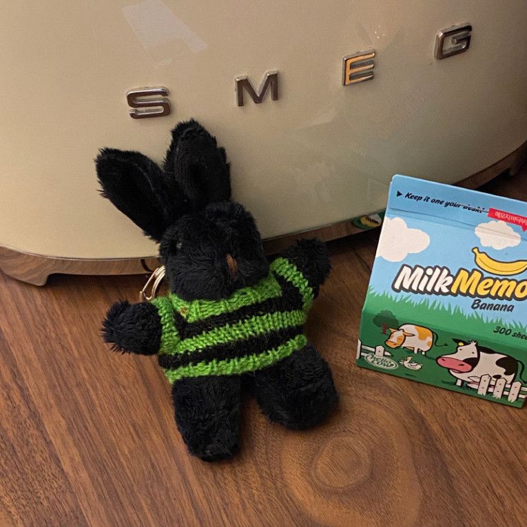  Móc Khóa Đôi Phi Công Sang Trọng - Túi Thỏ Đen Nguyên Bản Dành Cho Những Người Bận Rộn 