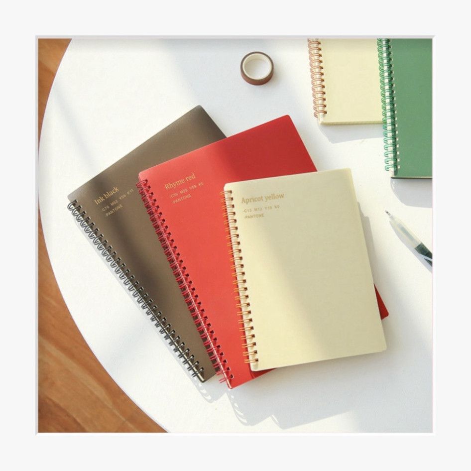  Sổ tay A5 80 trang bìa mờ phong cách retro tối giản, lý tưởng để ghi chép. 