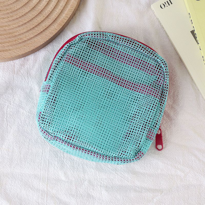  新款多巴胺网格收纳包旅行必备随身便携涤纶隔层化妆品收纳豆腐包 