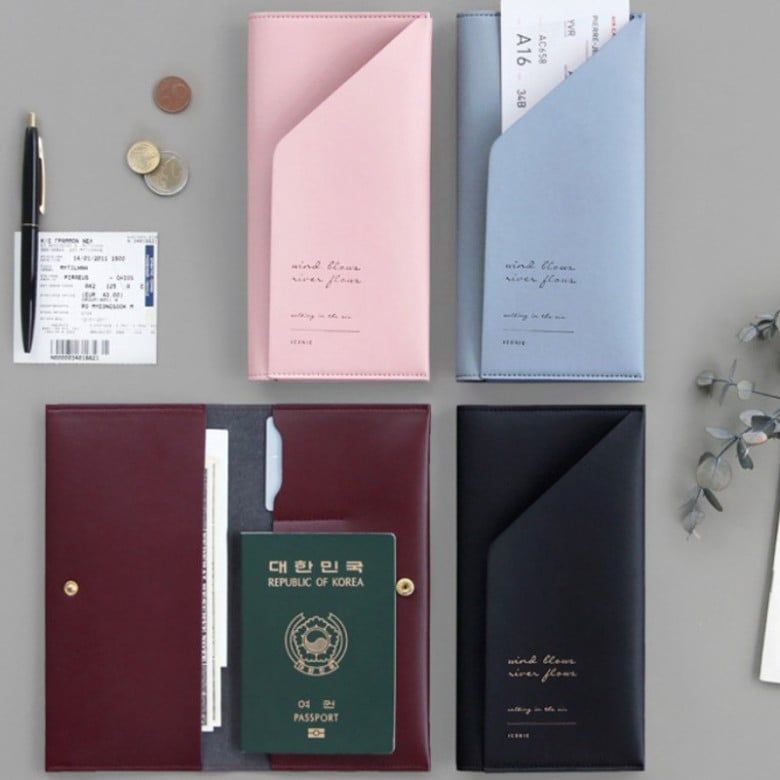  “(ĐẶT TRƯỚC) Bộ 5 Bao Bì Hộ Chiếu Da PU Chất Lượng Cao, Có In Logo, Tiện Dụng Cho Du Lịch” 