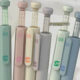  Bút Bi Bấm Màu Pastel Đầu Bút Hình Nón - Bút Đen Học Sinh Giá Trị Cao, Thiết Kế Chống Trượt, Dễ Cầm Nắm [GIAO HÀNG 2-10 NGÀY | SỈ TỪ 2 TRIỆU | CÓ THỂ IN LOGO] 