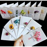  ```Thiệp giáng sinh sang trọng Q1366 với hoa khô trang trí độc đáo``` 