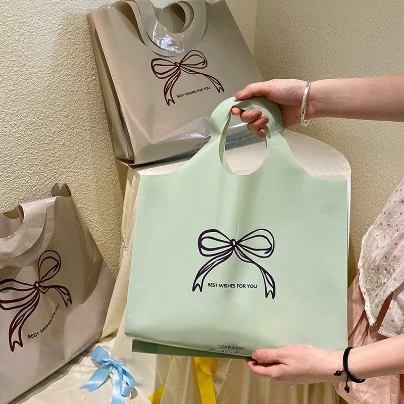  (HÀNG ĐẶT TRƯỚC) 50 Túi Mua Sắm Nhựa Cầm Tay Dày Cao Cấp Đựng Quần Áo, Quà Tặng In Logo [GIAO HÀNG 2-10 NGÀY | SỈ TỪ 2 TRIỆU | CÓ THỂ IN LOGO] 