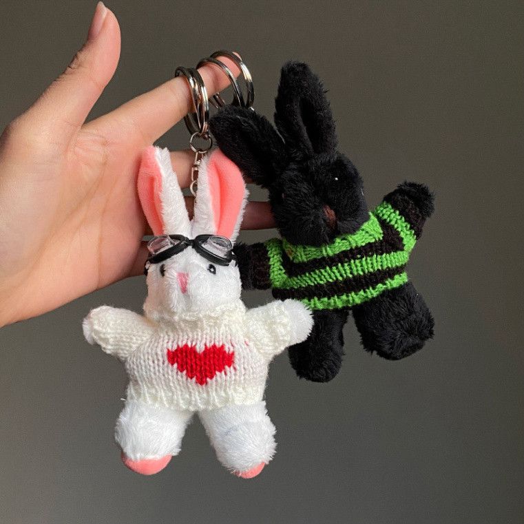  Móc Khóa Đôi Phi Công Sang Trọng - Túi Thỏ Đen Nguyên Bản Dành Cho Những Người Bận Rộn 