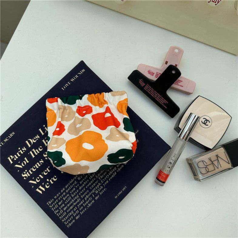  Đặt hàng ngay: Bộ 5 Túi Mini Hình Trái Tim Dễ Thương Cho Nữ, Phong Cách Ins! 