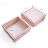  ```Hộp quà vuông tự gấp 15x15x5 cm - Giải pháp hoàn hảo cho món quà của bạn - Q561``` 
