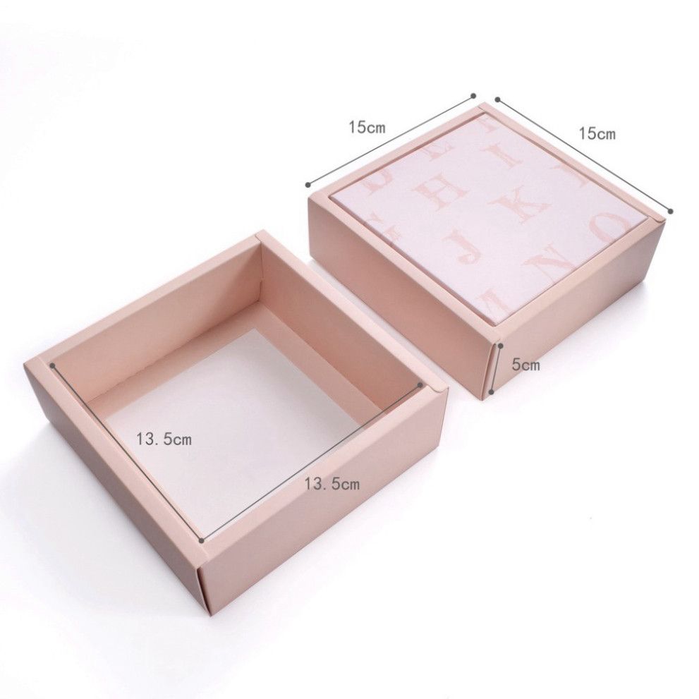  ```Hộp quà vuông tự gấp 15x15x5 cm - Giải pháp hoàn hảo cho món quà của bạn - Q561``` 