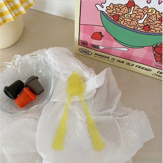  Bộ Dĩa, Thìa Tráng Miệng Họa Tiết Caro Phong Cách Pháp Cổ Điển - Đạo Cụ Chụp Ảnh Đồ Ăn Nữ Tính, Bán Buôn [GIAO HÀNG 2-10 NGÀY | SỈ TỪ 2 TRIỆU | CÓ THỂ IN LOGO] 