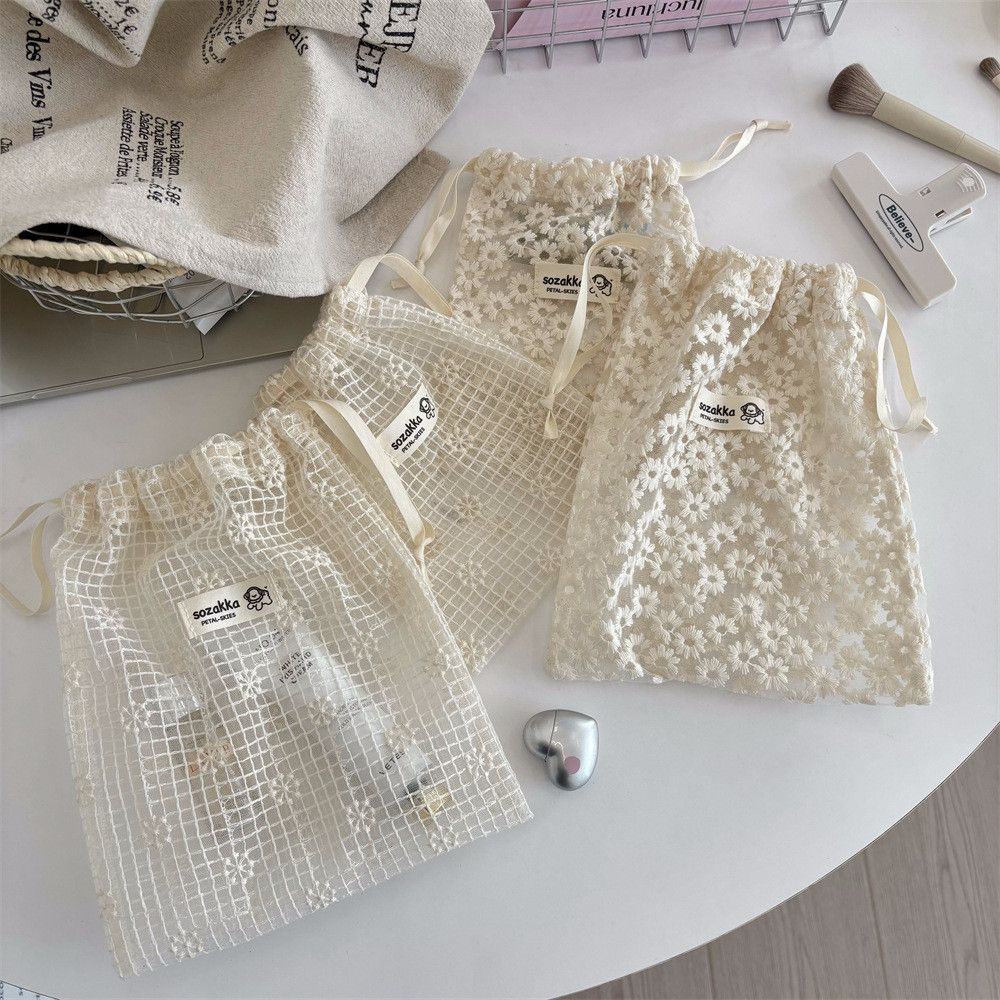  Túi Lưới Rút Dây Thêu Hoa Cúc - Túi Đựng Mỹ Phẩm, Sản Phẩm Chăm Sóc Da, Đồ Lặt Vật Khi Du Lịch [GIAO HÀNG 2-10 NGÀY | SỈ TỪ 2 TRIỆU | CÓ THỂ IN LOGO] 