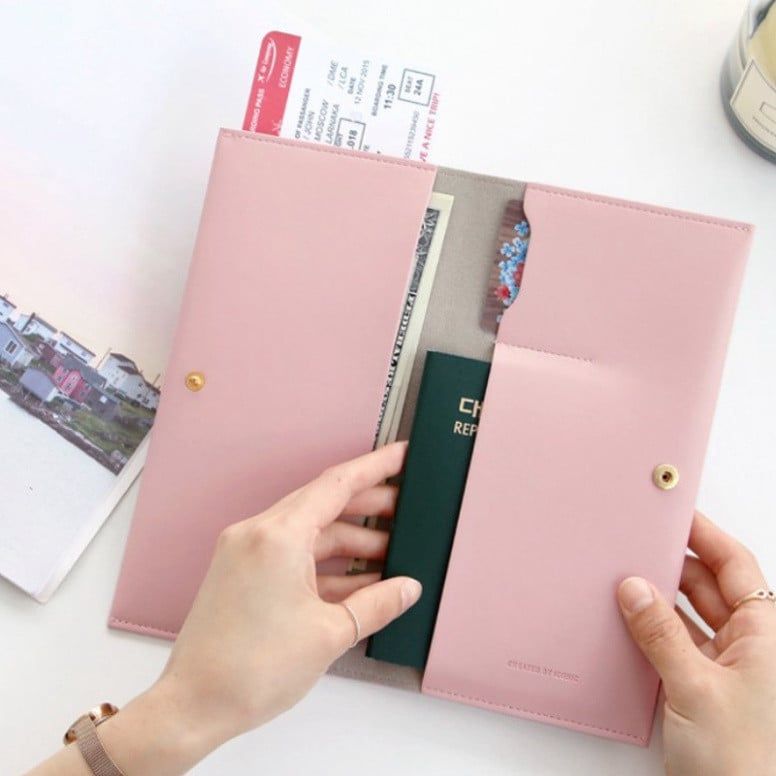  “(ĐẶT TRƯỚC) Bộ 5 Bao Bì Hộ Chiếu Da PU Chất Lượng Cao, Có In Logo, Tiện Dụng Cho Du Lịch” 