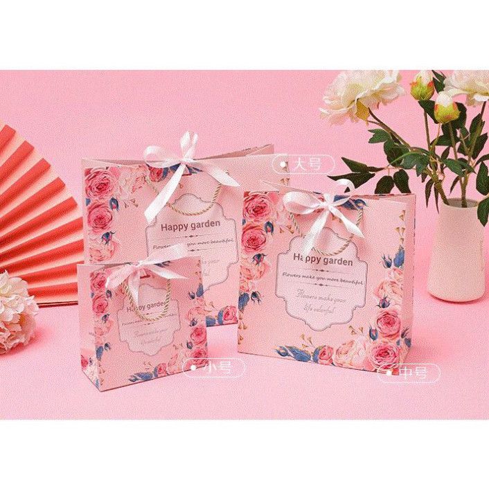  Túi giấy sang trọng in hoa hồng, kèm nơ ruy băng – Mẫu Q1546 