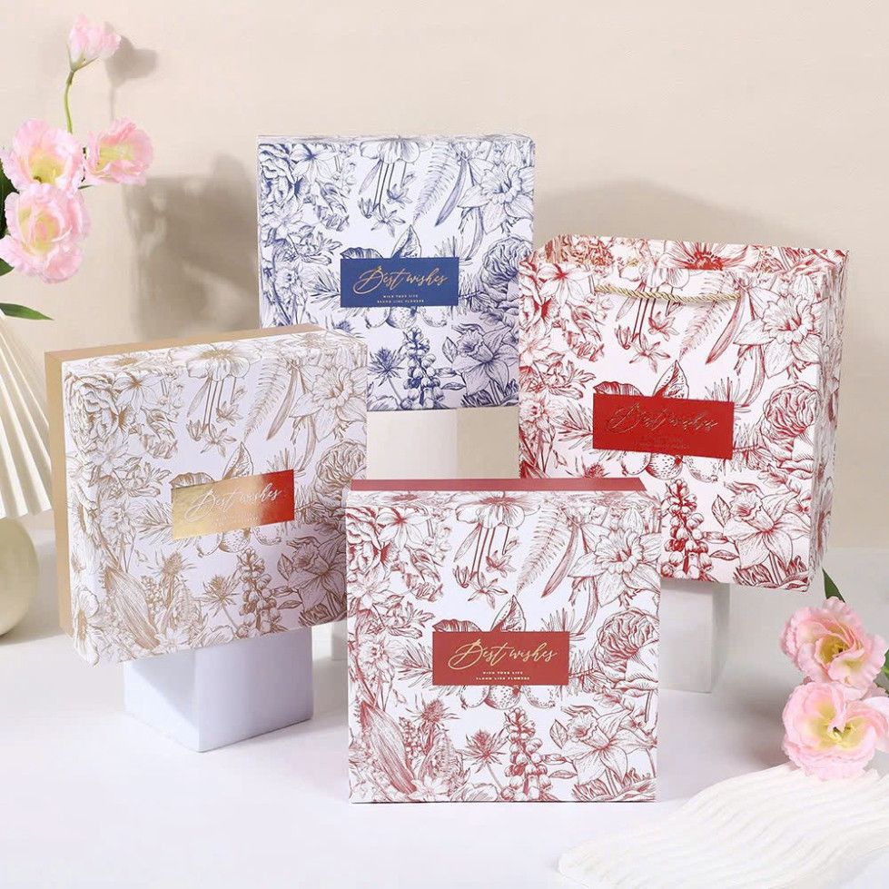  ```Bộ túi giấy và hộp quà màu đỏ 16*15*6,5cm in 