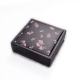  ```Hộp quà vuông tự gấp 15x15x5 cm - Giải pháp hoàn hảo cho món quà của bạn - Q561``` 