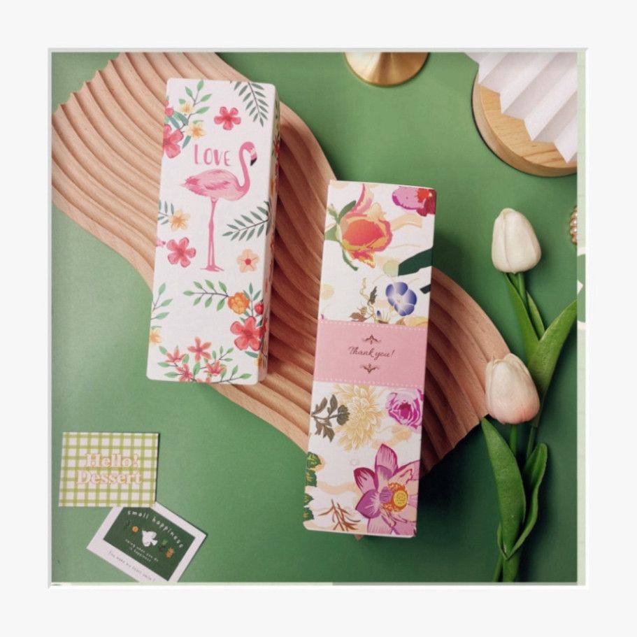  ```Hộp quà hình chữ nhật Classy, họa tiết đa dạng, hoàn hảo cho nước hoa, sô cô la, bánh ngọt Q689``` 