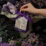  ```Hộp quà tặng Classy dạng hình lục giác, họa tiết vintage, quai cầm nhựa hoặc da, mã Q907``` 