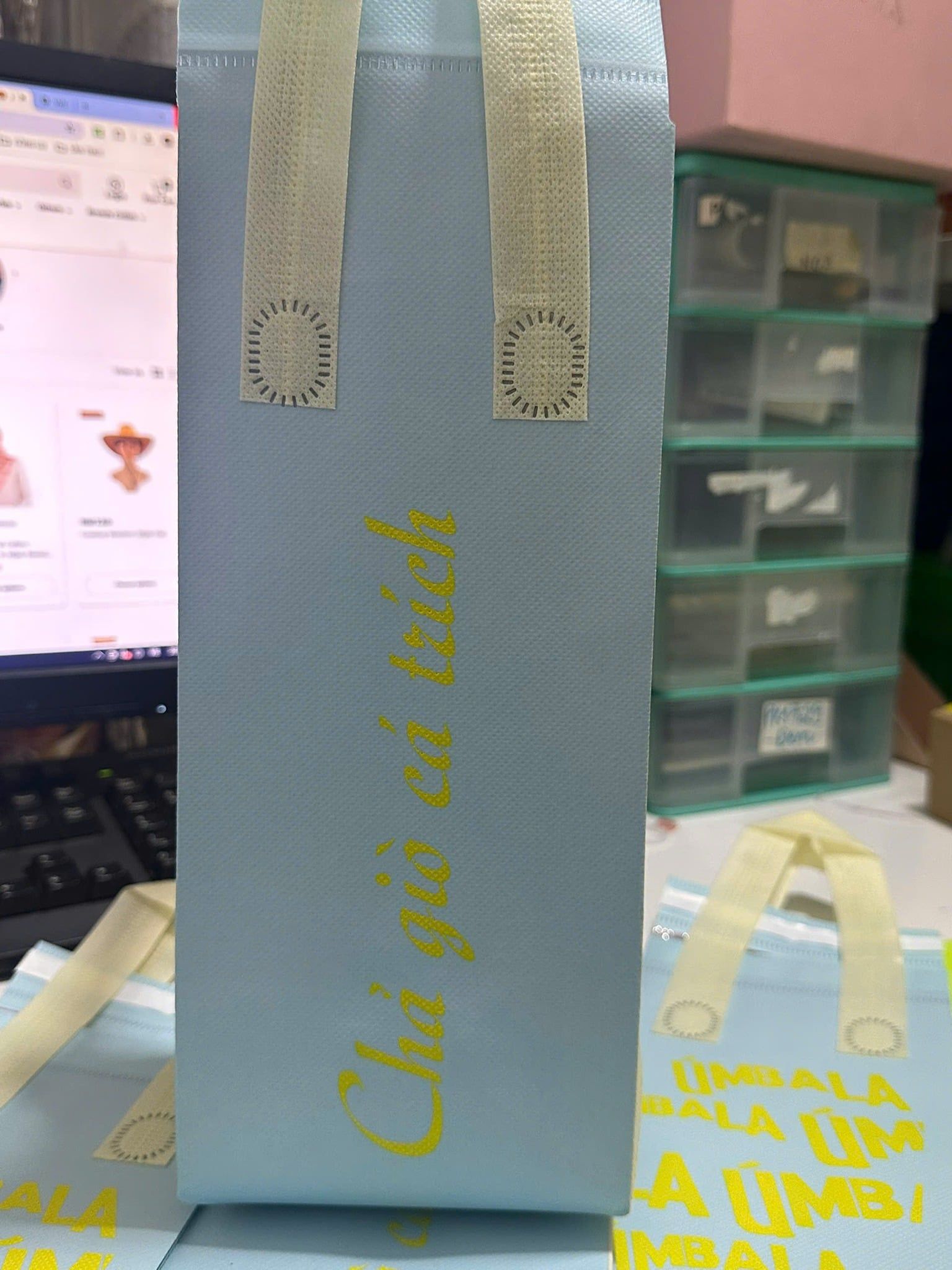  Combo 10 túi giữ nhiệt in hai mặt ( Chả Giò Cá Trích - ÚMBALA ABALA ÚM) - Q25-0007 