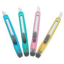  COMBO 2 Dao rọc giấy COMIX B2809 (18mm) (Giao màu ngẫu nhiên) - D26-022 