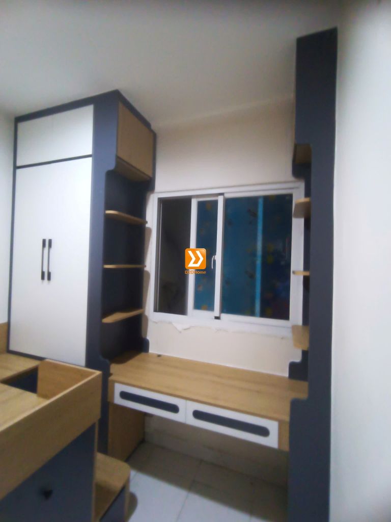 Phòng ngủ với hệ giường tủ bàn kết hợp nhà chị Hà