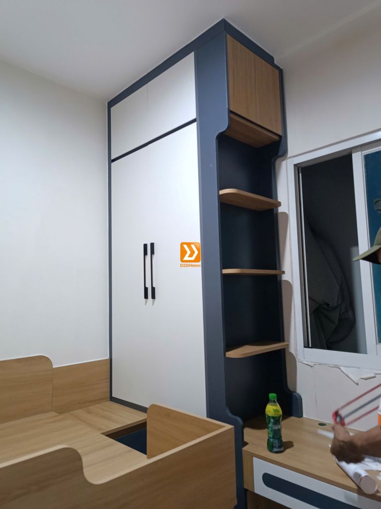 Phòng ngủ với hệ giường tủ bàn kết hợp nhà chị Hà