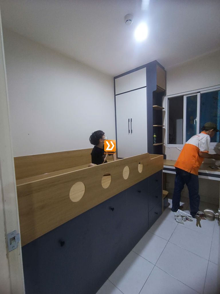 Phòng ngủ với hệ giường tủ bàn kết hợp nhà chị Hà