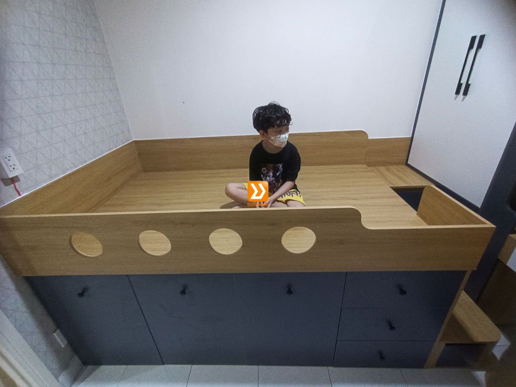 Phòng ngủ với hệ giường tủ bàn kết hợp nhà chị Hà