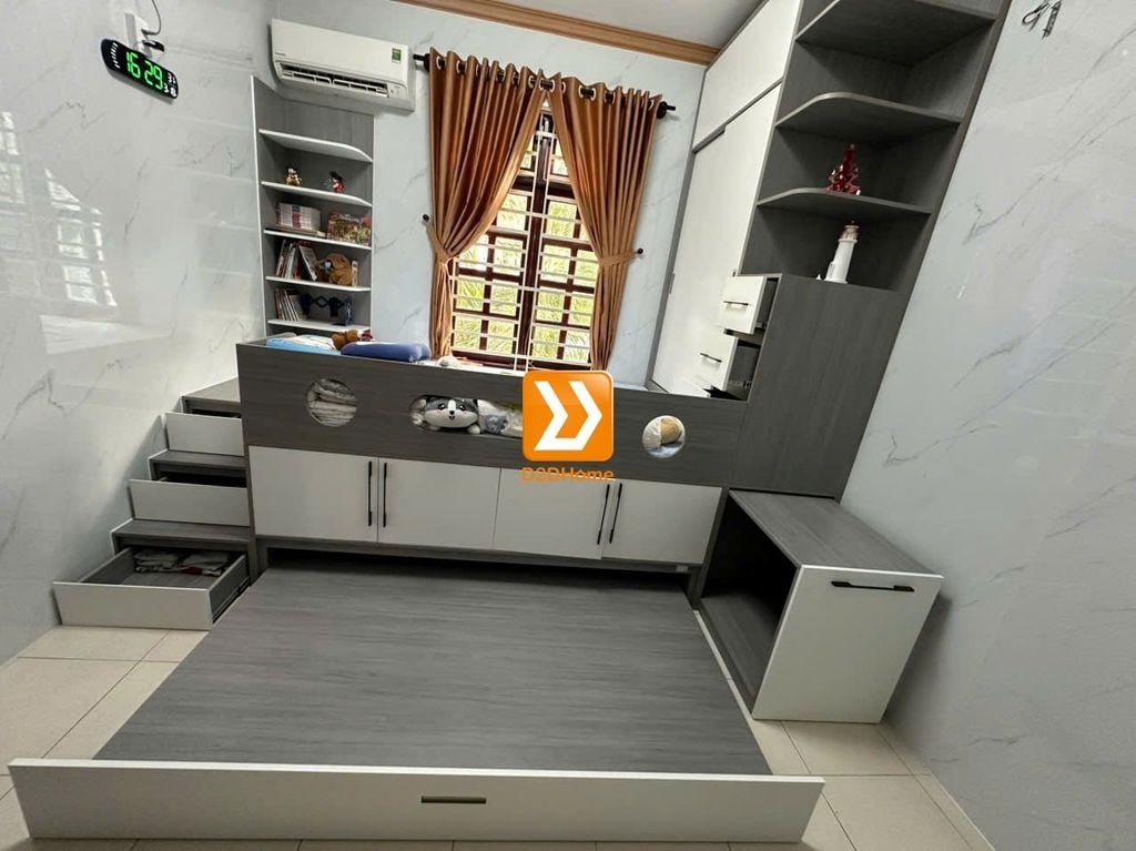 Phòng ngủ cho bé với hệ giường tủ bàn kết hợp nhà chị Phượng - Ảnh 13