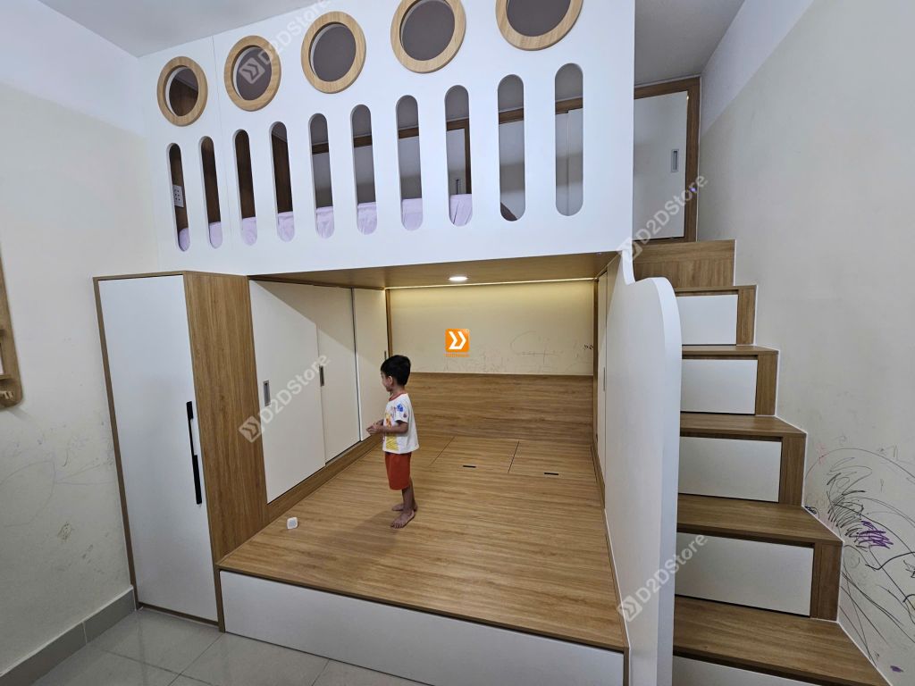 Phòng ngủ giường tầng cho bố mẹ và 2 bé trai nhà chị Ami Mai