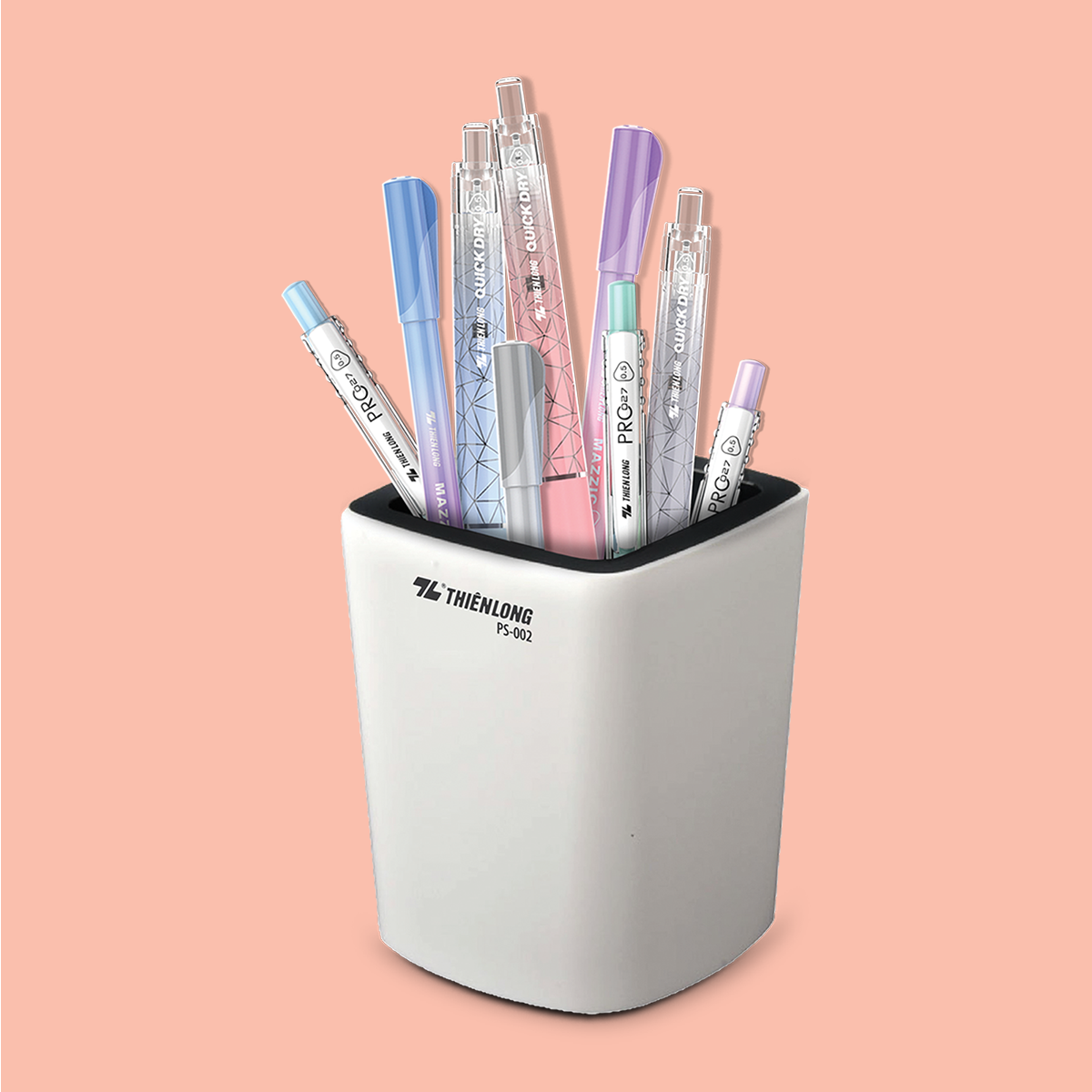  Ống cắm bút vuông Thiên Long PS-002 được làm từ nhựa cao cấp, bền chắc, giúp sắp xếp các loại bút, bút dạ, bút chì gọn gàng và ngăn nắp trên bàn làm việc 