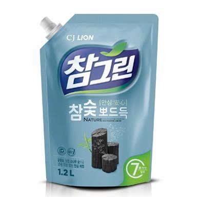 Nước rửa chén LION chiết xuất than cây thông hoạt tính