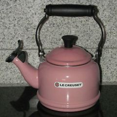  Ấm đun nước Le Creuset Demi 1.1L màu hồng có còi 