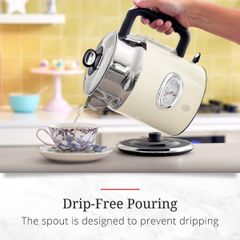  Ấm siêu tốc Russell Hobbs Retro 1.7 lít - Màu kem KE5550CRR 2400W 