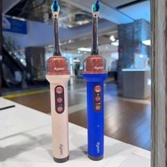  Bàn chải đánh răng điện Dyson CameraJet kiêm tăm nước 