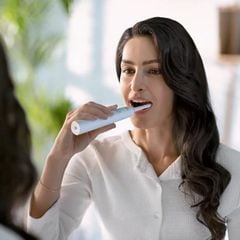  Bàn chải đánh răng điện Philips Sonicare 1100 HX3641/11 