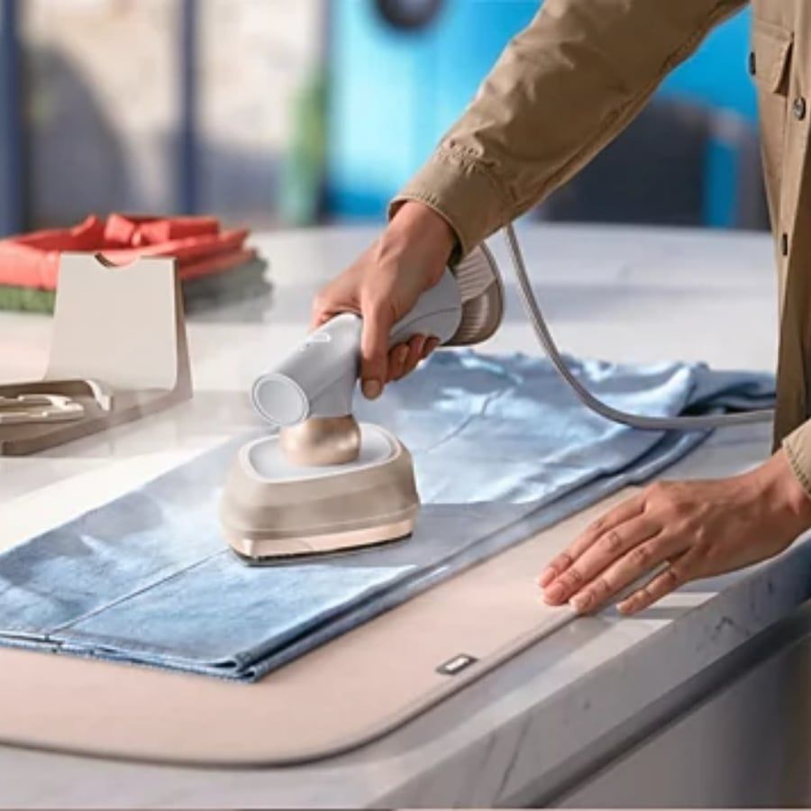 Bàn ủi hơi nước cầm tay Philips OneTurn Hybrid công suất 1800W