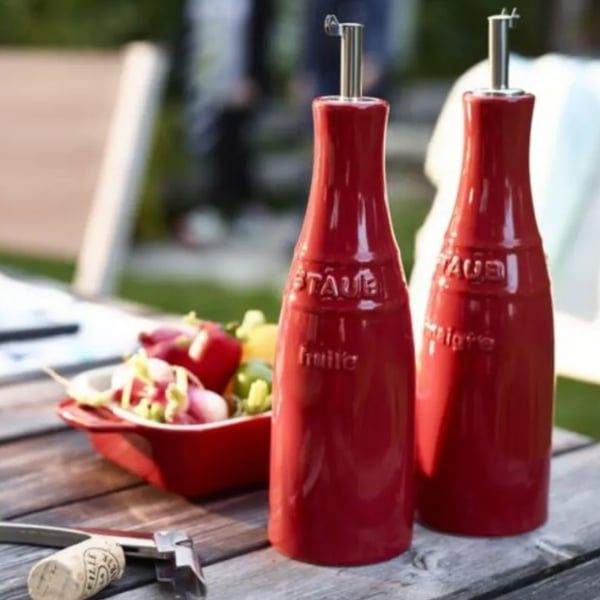 Bộ 2 chai gốm đựng dầu giấm Staub 250ml - Màu đỏ cherry