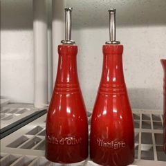  Bộ 2 chai gốm đựng dầu giấm Staub 250ml - Màu đỏ cherry 