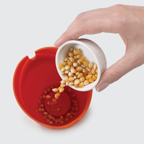 Bộ 2 ly silicone Joseph Joseph M-Cuisine làm bỏng ngô trong lò vi sóng