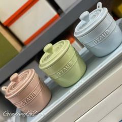  Bộ 3 hũ sứ macaron Staub có nắp 200ml kèm khay thìa đựng gia vị 