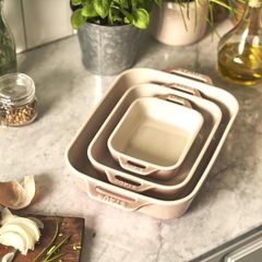  Bộ 3 khay nướng Staub màu hồng 