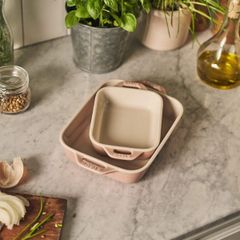  Bộ 3 khay nướng Staub màu hồng 